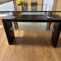 ガラスの机の画像