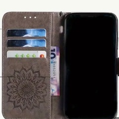 ★未使用★グレーのエンボス花柄iPhoneケース★スタンドとカードスロット付き★未使用品★の画像