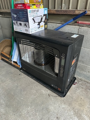 トヨトミ 石油ファンヒーター LR-680C 高火力 遠赤 最大24畳 動作品 石油