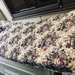 花柄座椅子の画像