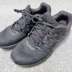 中古 アディダス25.5cmとスケッチャーズ26.0cmのスニーカーの二足セット 黒 メンズの画像