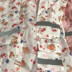 三連休にお取り引き出来る方✨✨
レインコート可愛いホットケーキキティとマイメロの画像