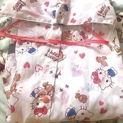 三連休にお取り引き出来る方✨✨
レインコート可愛いホットケーキキティとマイメロの画像