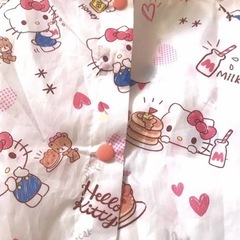 三連休にお取り引き出来る方✨✨
レインコート可愛いホットケーキキティとマイメロの画像