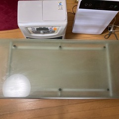 ガラステレビ台の画像