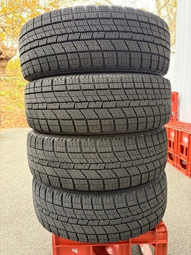 スタッドレスタイヤ 185/60R15 ホンダ フィット