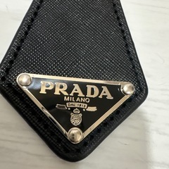PRADAユニセックスキーホルダーの画像