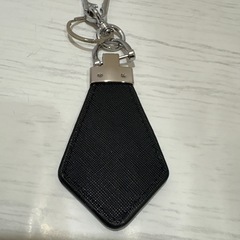 PRADAユニセックスキーホルダーの画像