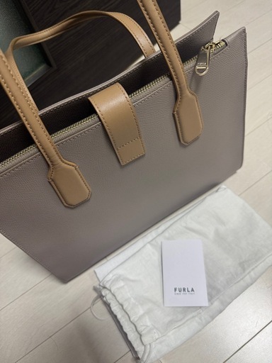 【美品】FURLA ハンドバッグ metro