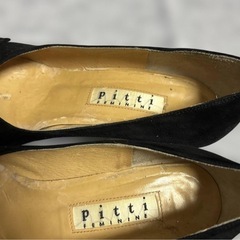 Pitti ピッティ／黒スエードパンプス／リボンデザイン／23.0cmの画像