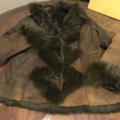 ★本毛皮とスエードのコンビネーションで、暖かさとスタイルを兼ね備えたブラウンジャケット★裏地総毛皮★ポカポカ★の画像