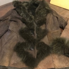 ★本毛皮とスエードのコンビネーションで、暖かさとスタイルを兼ね備えたブラウンジャケット★裏地総毛皮★ポカポカ★の画像