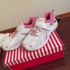 瞬足、子供スニーカー
の画像