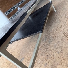 ガラステーブルの画像