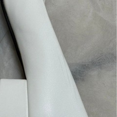 白　パンプスの画像