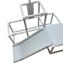 ジャングルジムと滑り台の画像