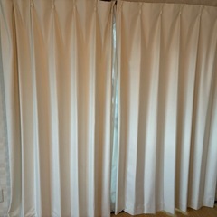 ニトリ、遮光カーテン（白）の画像
