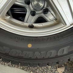 ダンロップカローラルミオンホイール付きスタッドレスタイヤ４本の画像
