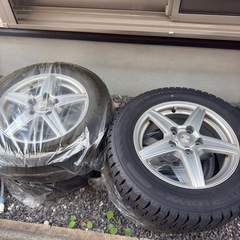 ダンロップカローラルミオンホイール付きスタッドレスタイヤ４本の画像