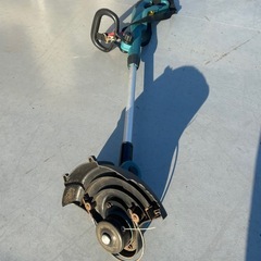 マキタ　バッテリー式　草刈機の画像