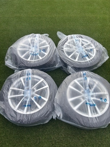 【引渡し決定】スタッドレスタイヤ　ホイール付き４本セット