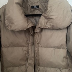 ダウンジャケットベージュ美品の画像