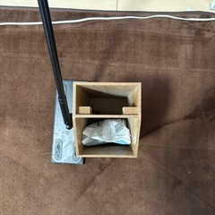 【セット販売】クイックルワイパー用スタンド収納＆本体（黒）の画像