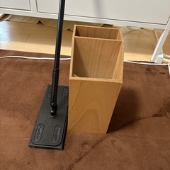 【セット販売】クイックルワイパー用スタンド収納＆本体（黒）の画像