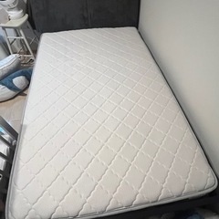 セミダブルベッドの画像