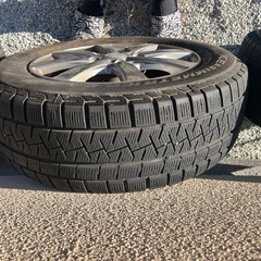 スタッドレスタイヤ4本　ホイール付きの画像
