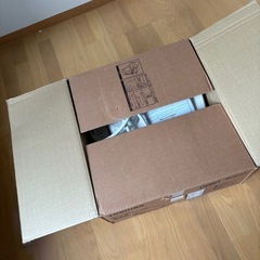 新品【TOSHIBA 温水洗浄便座（ウォシュレット）／取付部品・説明書付き】の画像