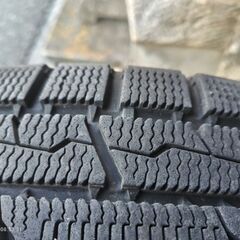 スタッドレスタイヤアルミホイール付き215/65R16の画像