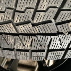 サイプ有り！　スタッドレスタイヤ　215/65R16 美品　の画像