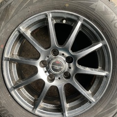 サイプ有り！　スタッドレスタイヤ　215/65R16 美品　の画像