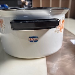 ⭐︎昭和レトロ　マルビシ　
ホーロー鍋の画像