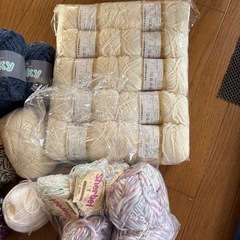 毛糸　1枚目はウール100％の画像