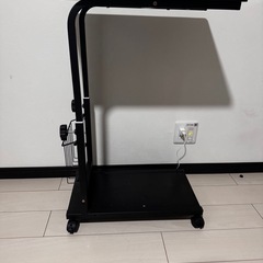 サイドテーブル / ノートパソコンテーブル（キャスター付き）の画像