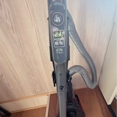 【取引中】TOSHIBAサイクロン掃除機の画像