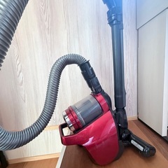 【取引中】TOSHIBAサイクロン掃除機の画像