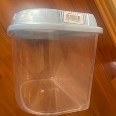 飼育ケースの画像