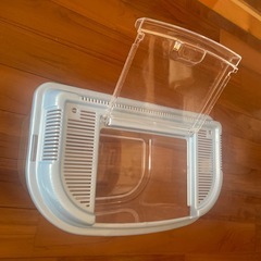 飼育ケースの画像