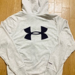 UNDER ARMOUR　長袖パーカーの画像