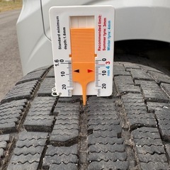 スタッドレスタイヤ195/65R15 iceFRONTAGE
の画像