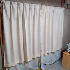 遮光カーテン　いろいろ　２重生地で生地の厚さ分厚いですの画像