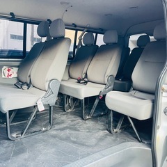 10人乗りハイエースガソリン車の画像