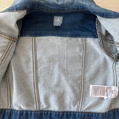 baby GAPデニムジャケットの画像