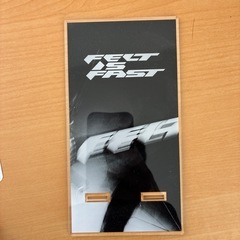 ロードバイクメーカーfeltの非売品アクリルスタンドの画像