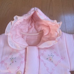 厚手でしっかりとした素材　フード＆フリル付き　ピンクガーゼおくるみの画像