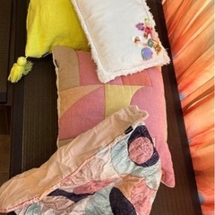 ティシュケース、クッションカバーの画像