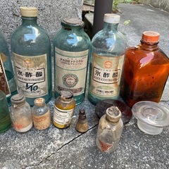 古い昔の瓶の画像